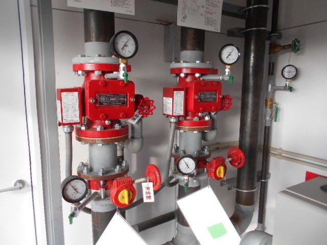 スプリンクラー設備の流水検知装置と配管